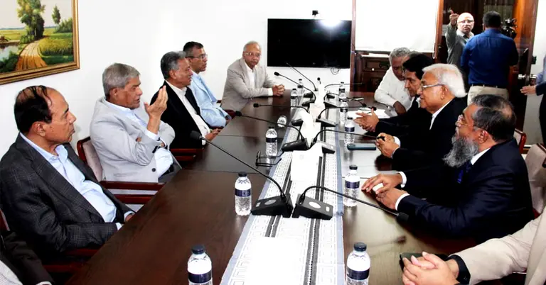 বিএনপি মহাসচিবের সঙ্গে ব্যবসায়ী নেতাদের সাক্ষাৎ